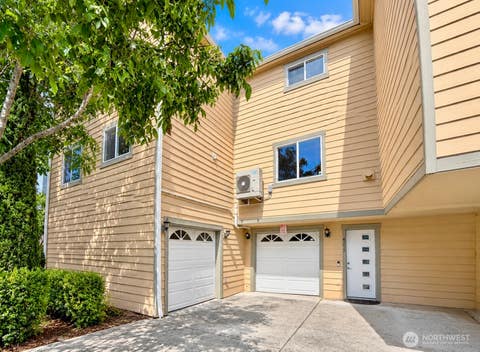 Photo of 2604 SW Genesee St ST, Seattle, WA 98106 (MLS # 2574722)