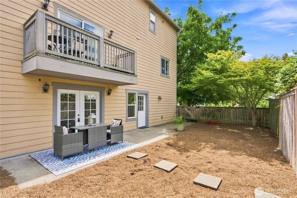 Photo of 2604 SW Genesee St ST, Seattle, WA 98106 (MLS # 2574722)