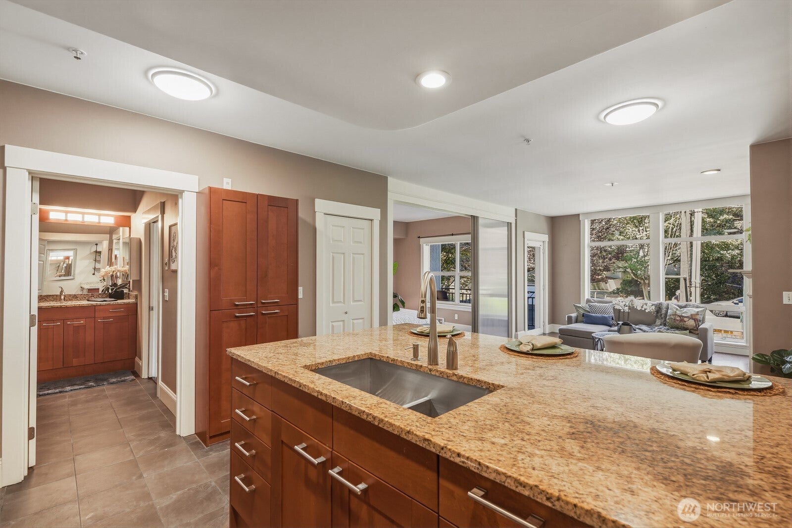 3221 SW Avalon Way 201