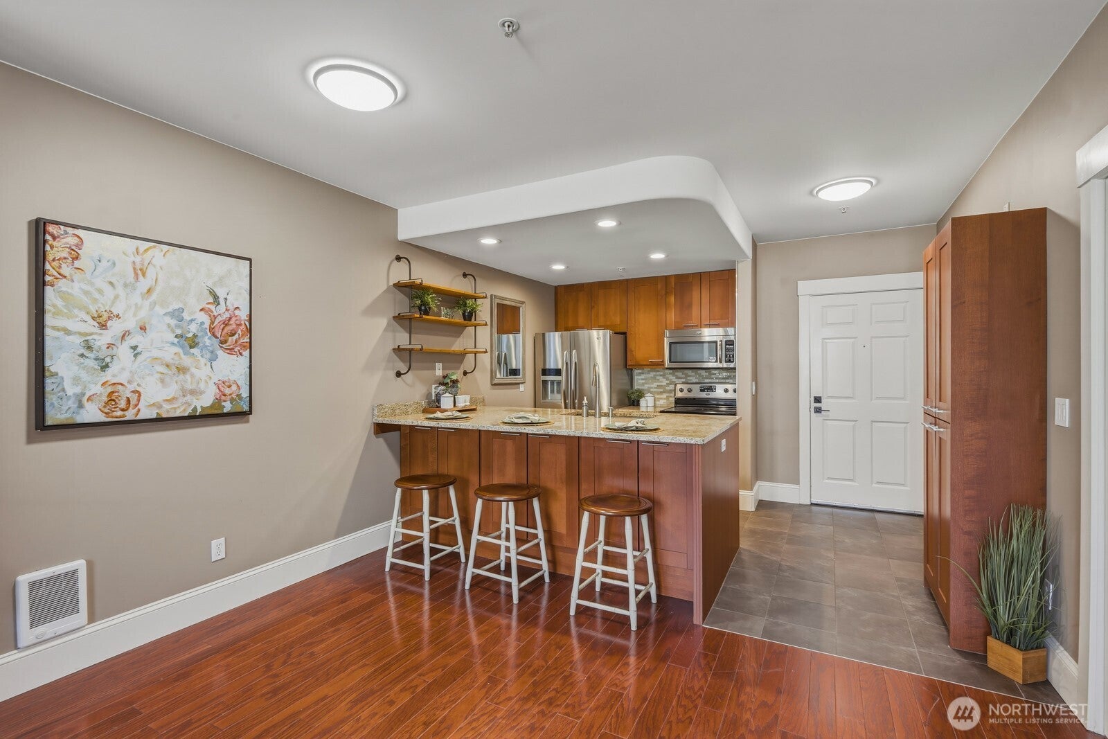 3221 SW Avalon Way 201