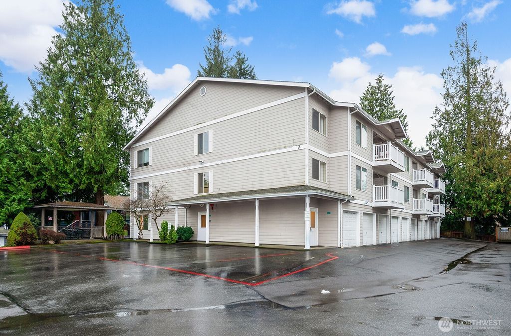 Photo of 1910 W Casino Road #213, Everett, WA 98204 (MLS # 2446724)