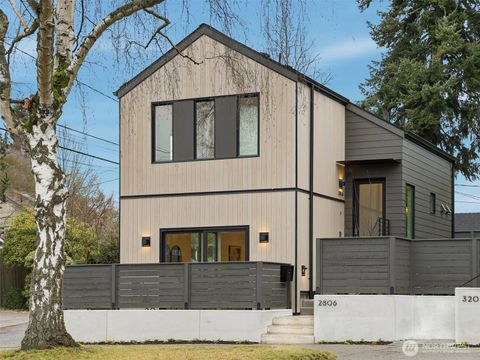 Photo of 2806 W Dravus Street, Seattle, WA 98199 (MLS # 2472974)