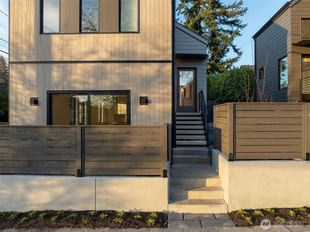 Photo of 2806 W Dravus Street, Seattle, WA 98199 (MLS # 2472974)