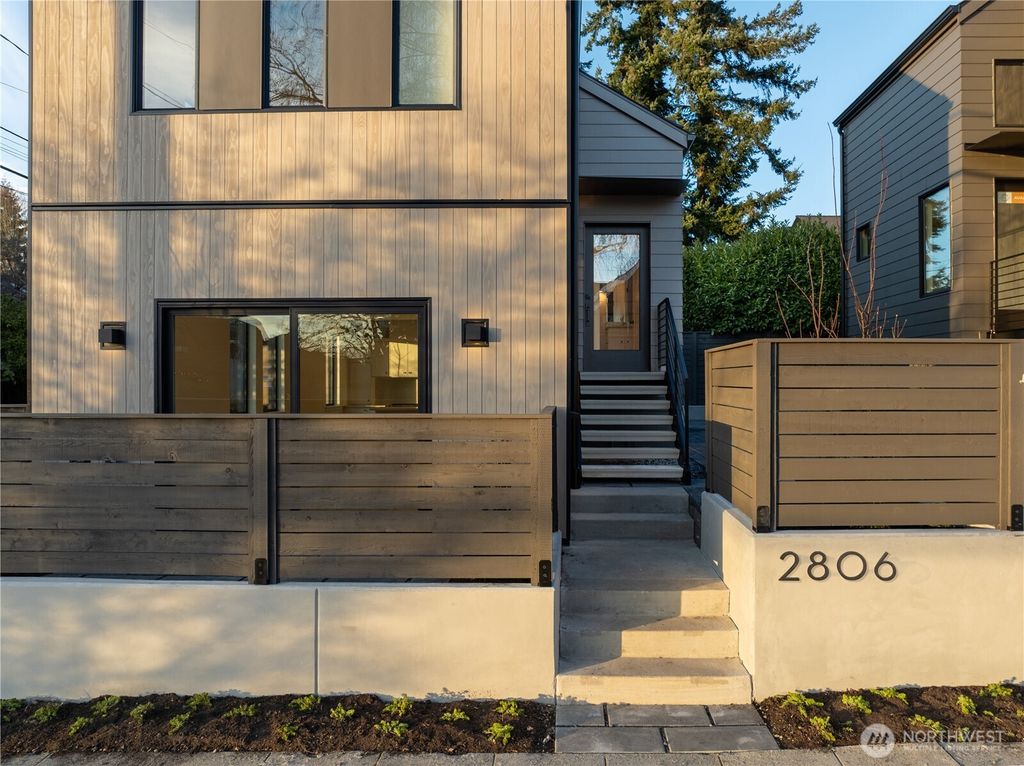 Photo of 2806 W Dravus Street, Seattle, WA 98199 (MLS # 2472974)