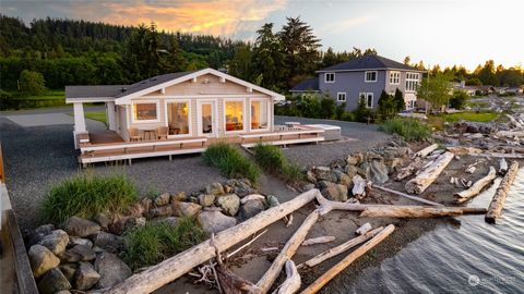 A home in Oak Harbor