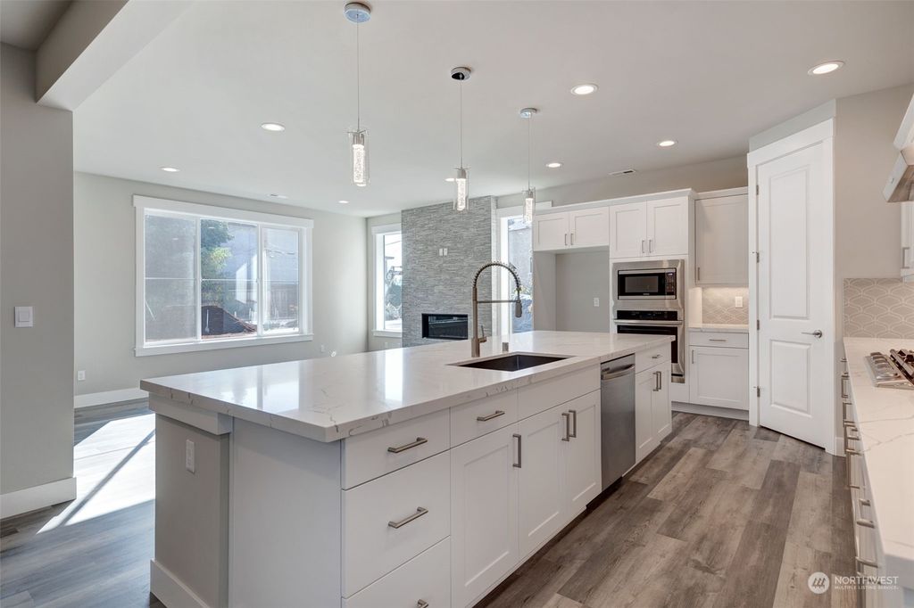 Photo of 16547 8th Avenue NE #B, Shoreline, WA 98155 (MLS # 2056026)