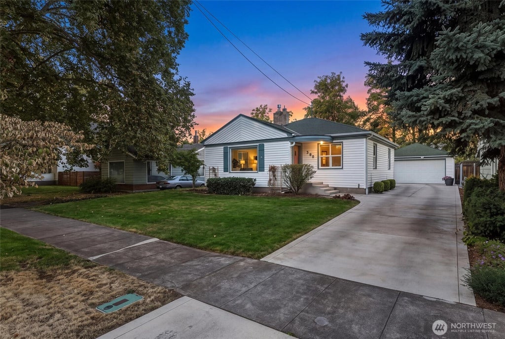 Photo of 380 S 1st Avenue, Walla Walla, WA 99362 (MLS # 2581863)