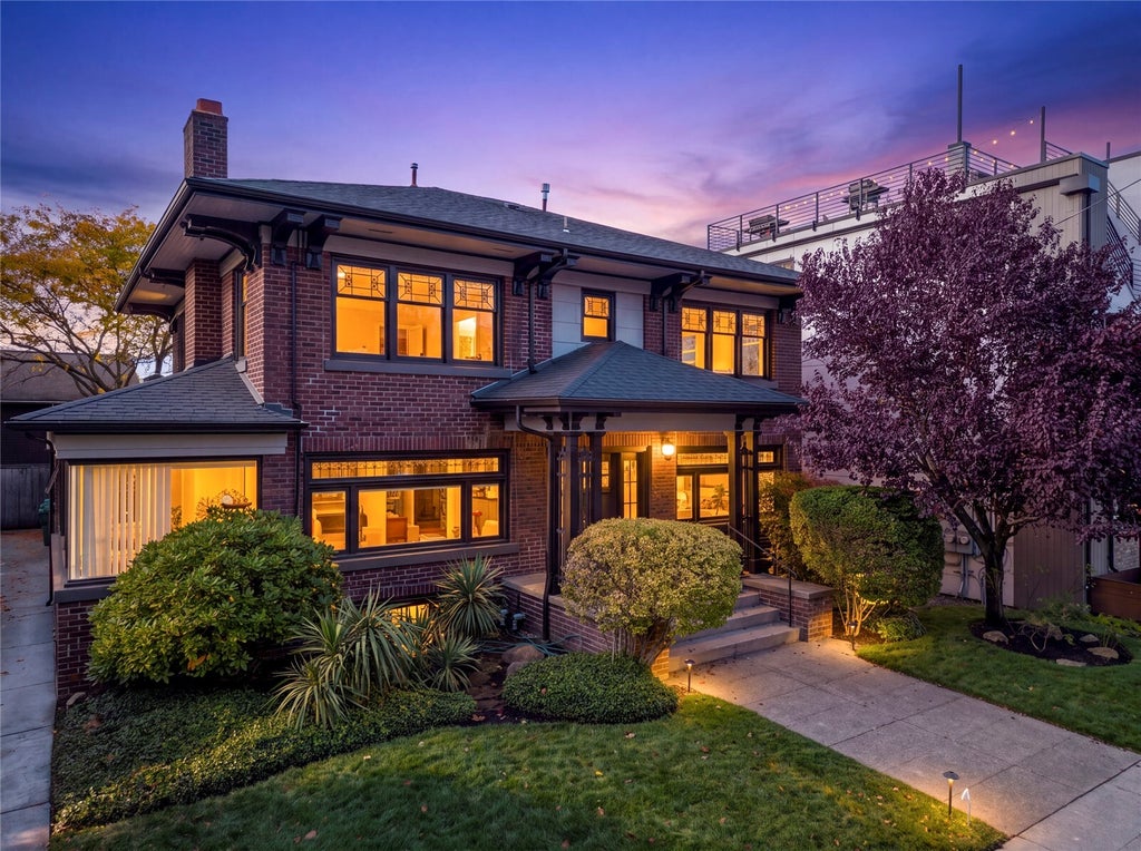 Photo of 5211 Phinney Avenue N, Seattle, WA 98103 (MLS # 2597841)