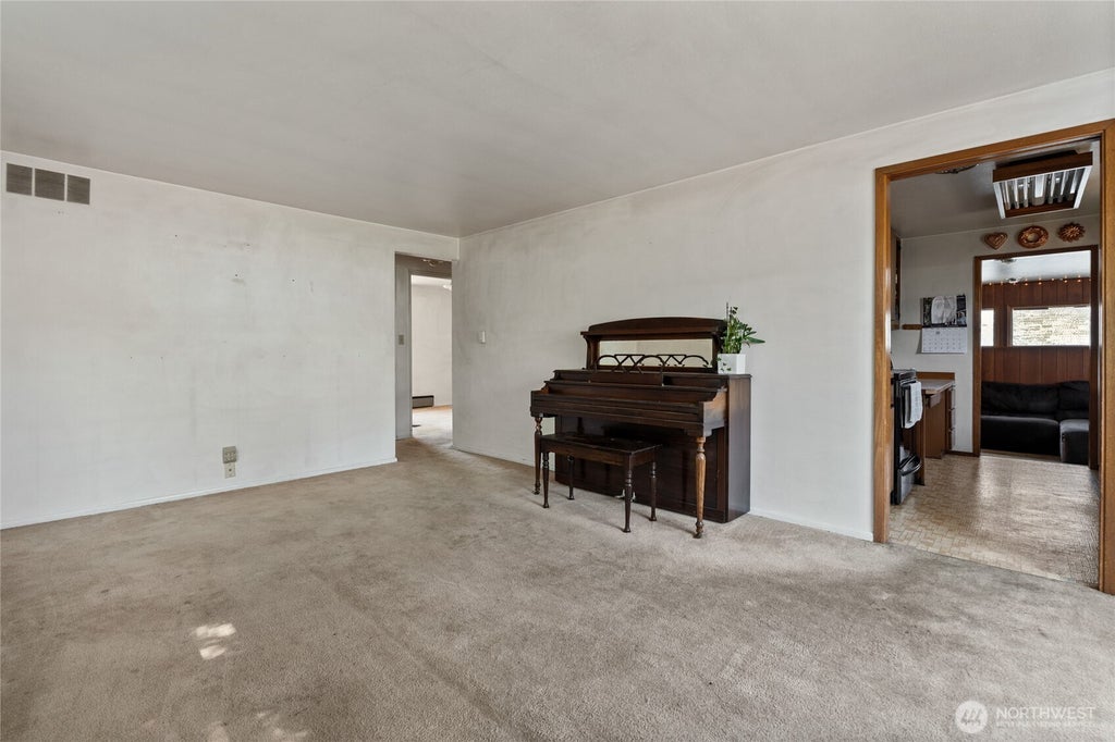 Photo of 16639 35th Avenue S, SeaTac, WA 98188 (MLS # 2560671)
