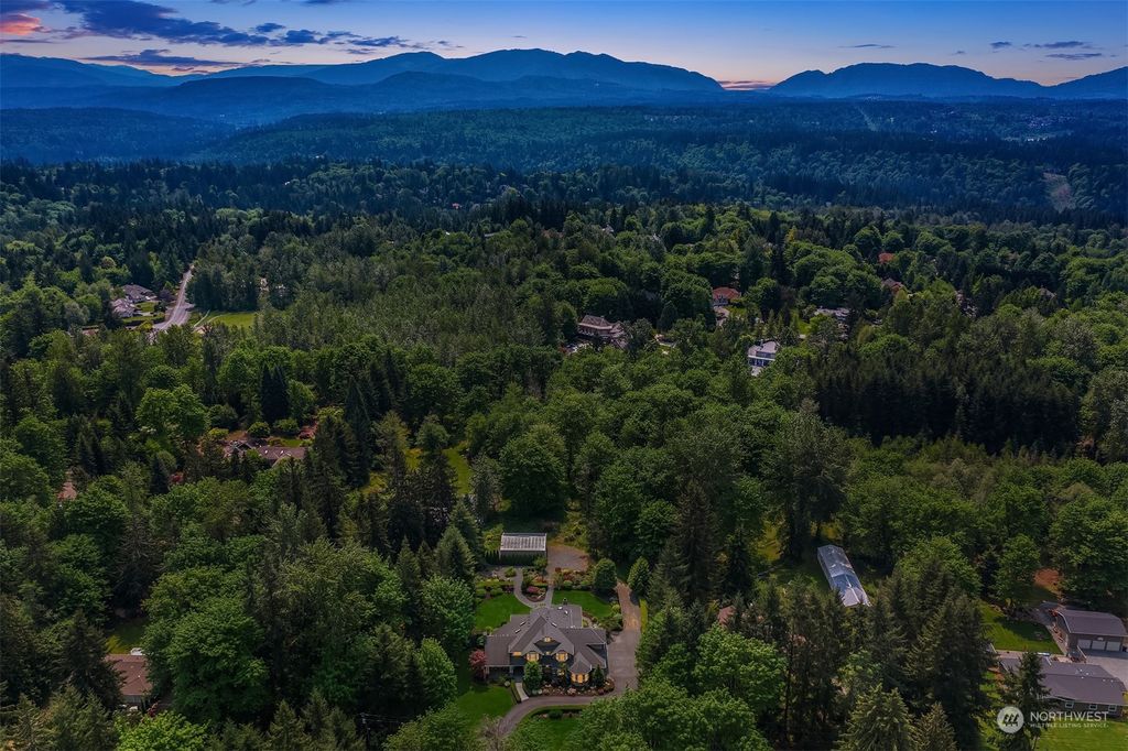 Photo of 26117 NE 40th Street, Redmond, WA 98053 (MLS # 2136197)