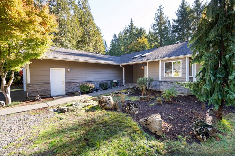 301 E Wildflower Lane