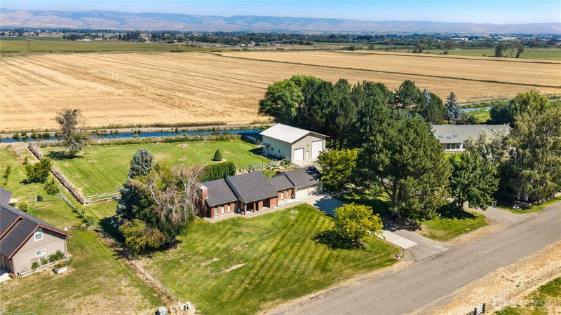 220 E Willis Road