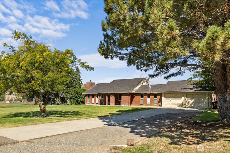 220 E Willis Road