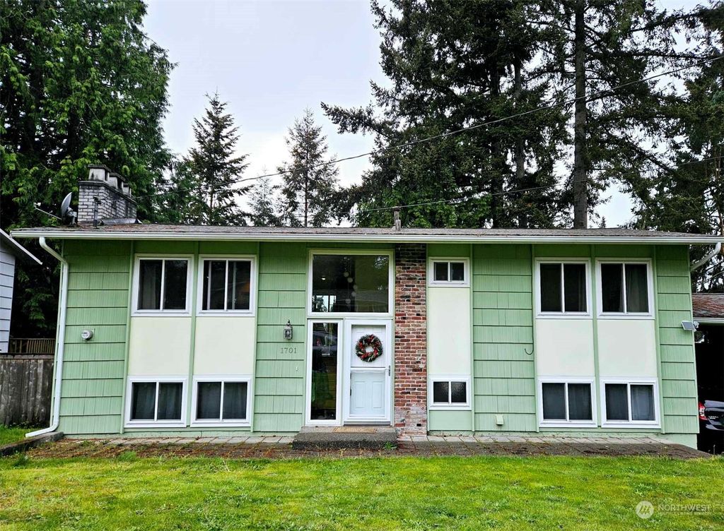 Photo of 1701 SE 147th Avenue, Bellevue, WA 98007 (MLS # 2236578)