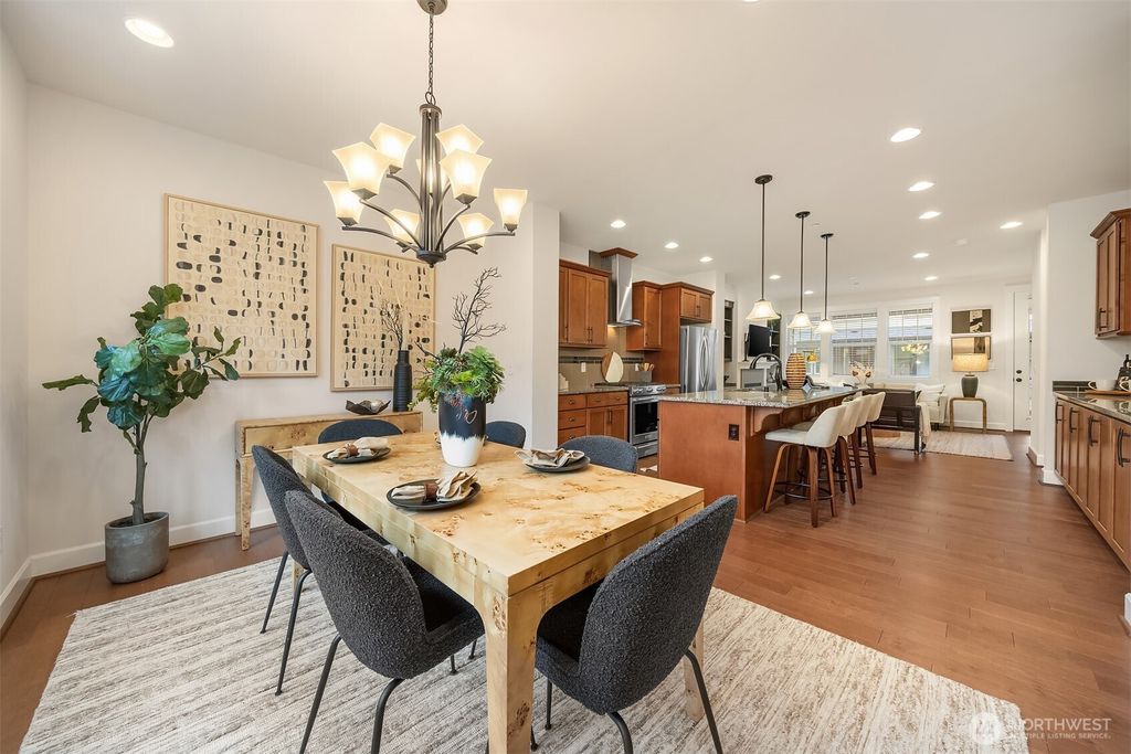 Photo of 1363 Greenwich Walk Walk NE, Issaquah, WA 98029 (MLS # 2333328)