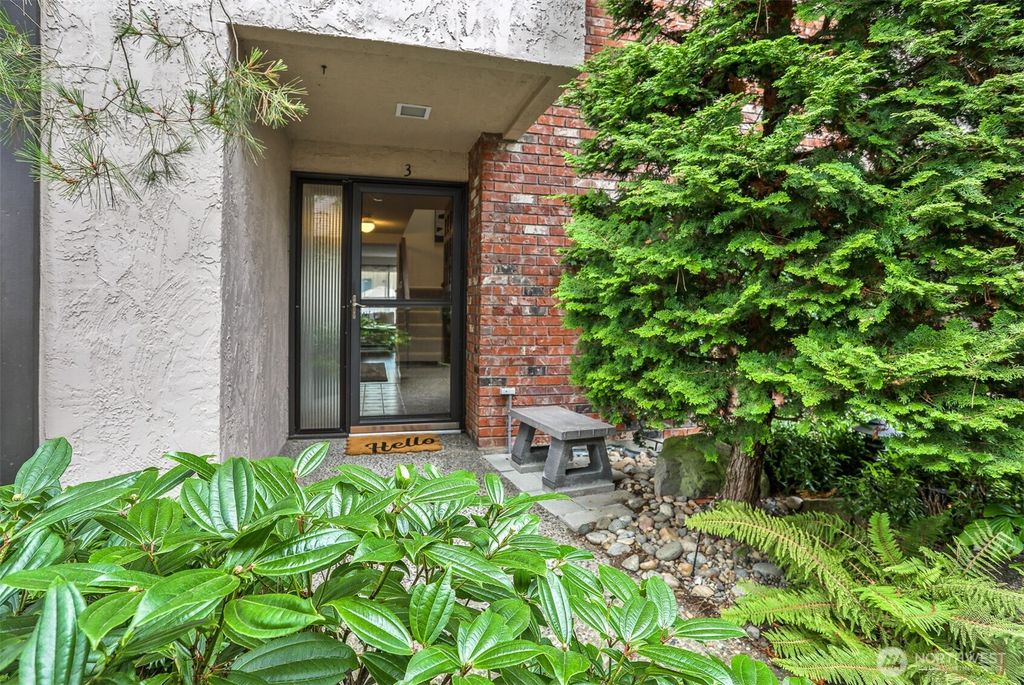 Photo of 1532 NW 195th Street #3, Shoreline, WA 98177 (MLS # 2421112)
