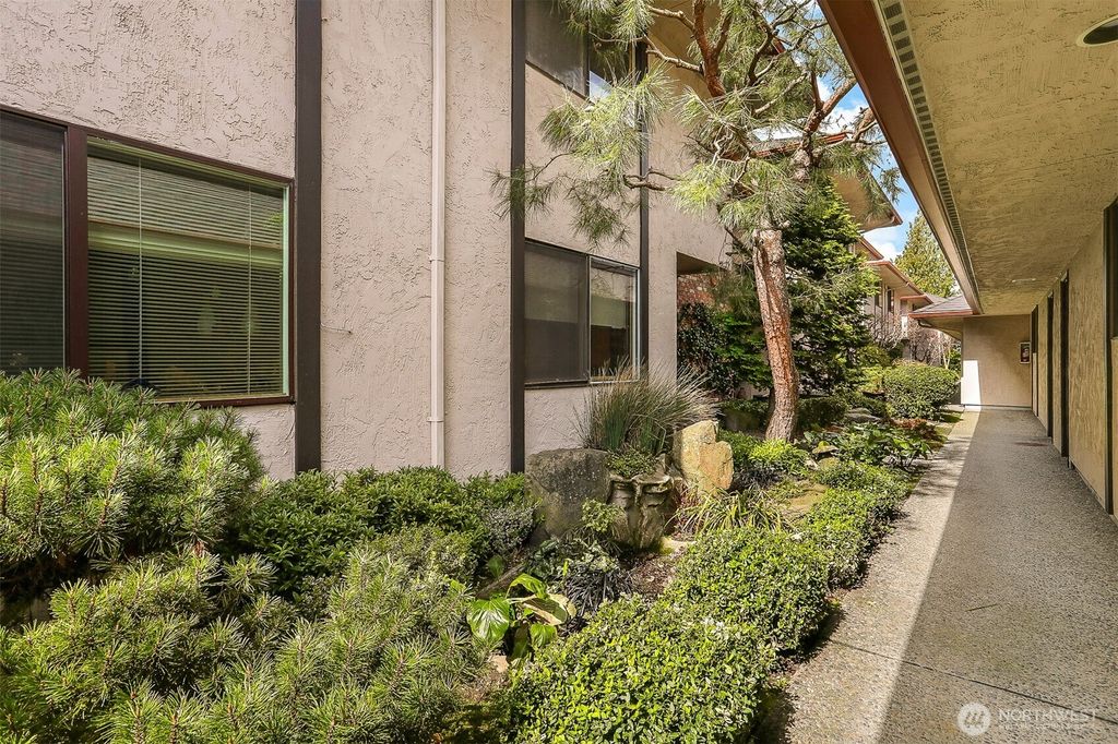 Photo of 1532 NW 195th Street #3, Shoreline, WA 98177 (MLS # 2421112)