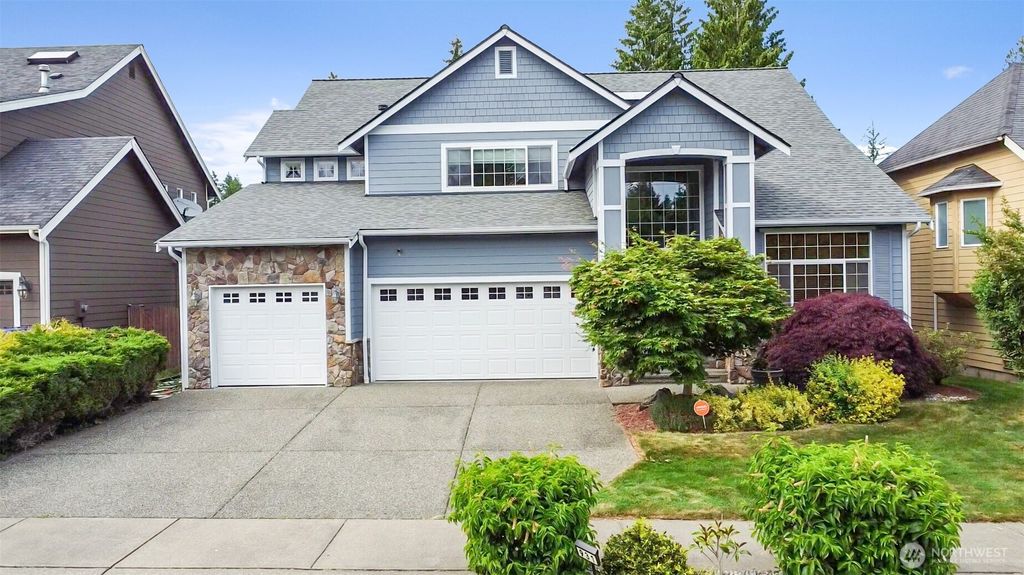 Photo of 931 196th Place SW, Lynnwood, WA 98036 (MLS # 2388015)