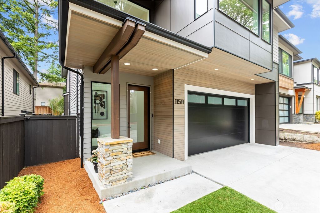 Photo of 11511 115th Avenue NE, Kirkland, WA 98033 (MLS # 2377814)