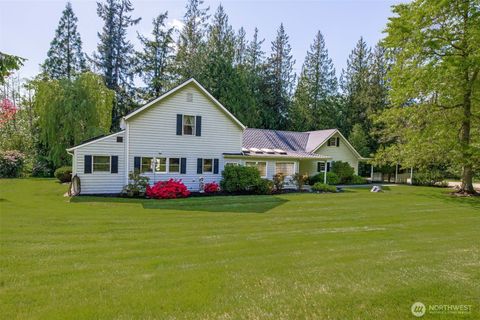 Photo of 15714 Larson Lane, Mount Vernon, WA 98273 (MLS # 2525920)