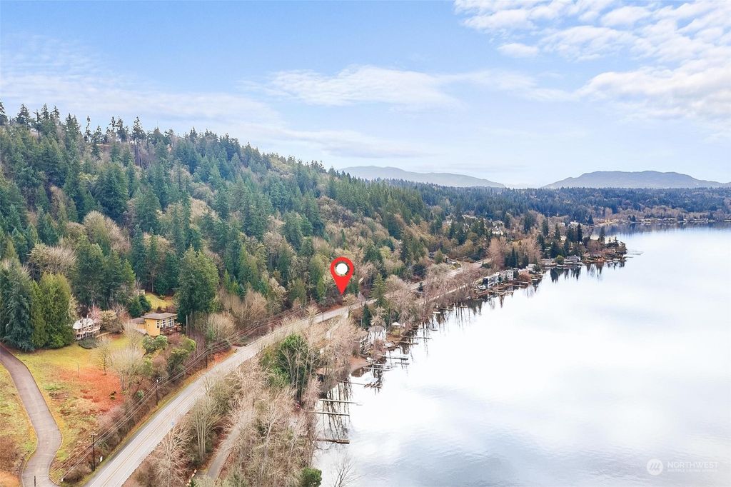 Photo of 22 XX East Lake Sammamish Parkway NE, Sammamish, WA 98074 (MLS # 2193497)