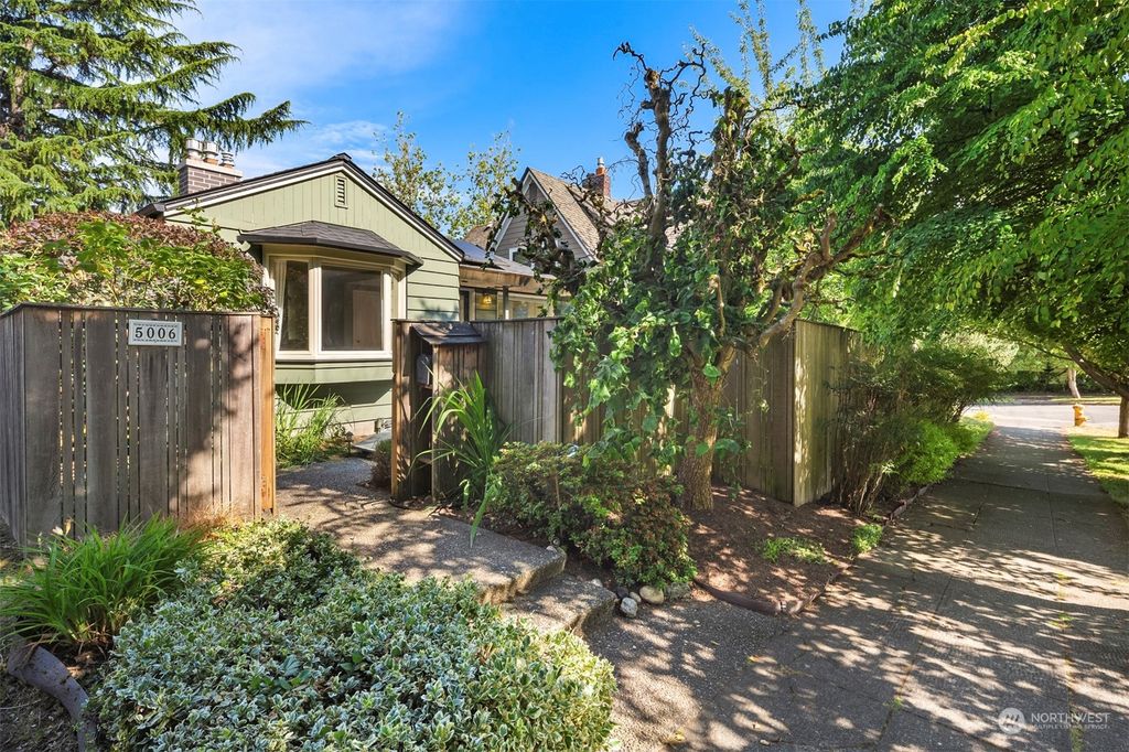 Photo of 5006 36th Avenue NE, Seattle, WA 98105 (MLS # 2132427)