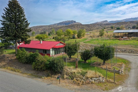 Photo of 66 State Frontage Road S, Tonasket, WA 98855 (MLS # 2587773)