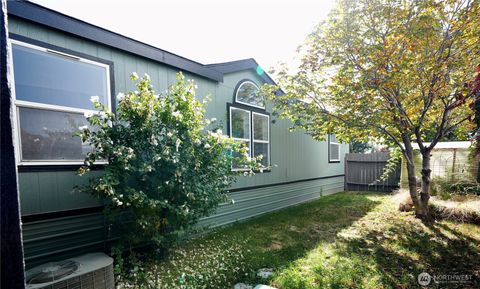 Photo of 3211 W Wapato Drive #1, Moses Lake, WA 98837 (MLS # 2443407)
