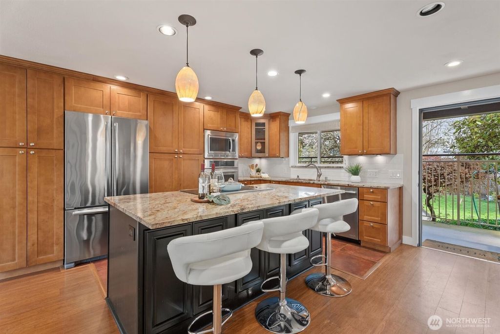 Photo of 315 10th Avenue S #101, Kirkland, WA 98033 (MLS # 2504542)