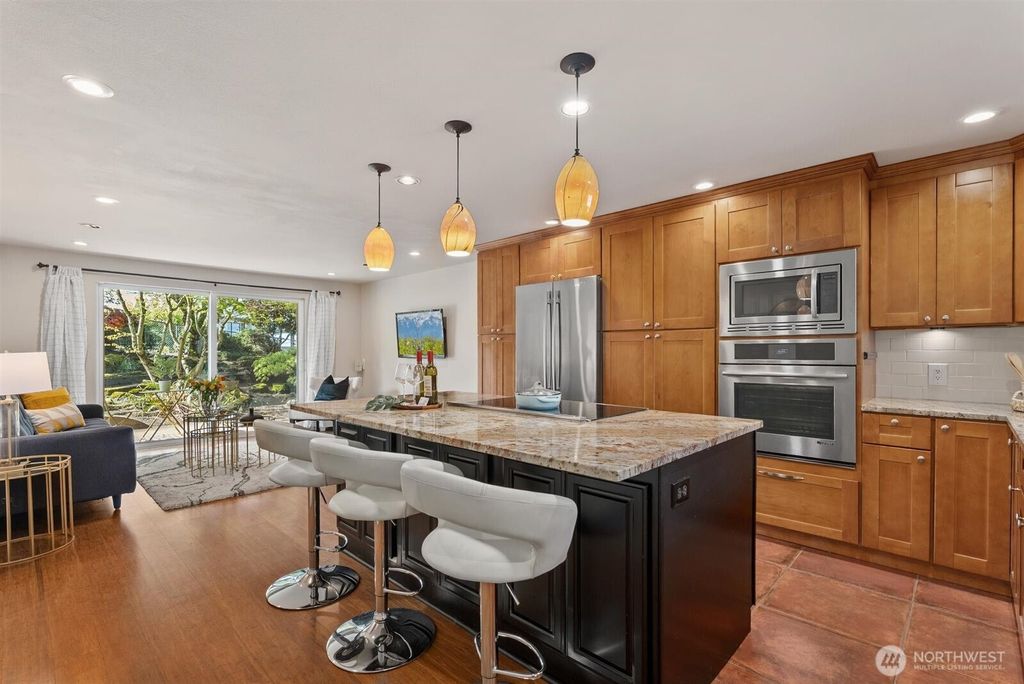 Photo of 315 10th Avenue S #101, Kirkland, WA 98033 (MLS # 2504542)