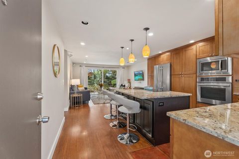 Photo of 315 10th Avenue S #101, Kirkland, WA 98033 (MLS # 2504542)