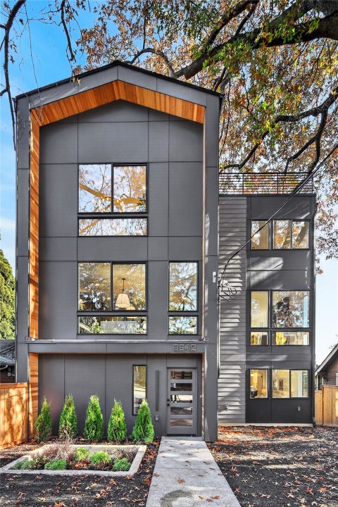 Photo of 8542 Interlake Avenue N, Seattle, WA 98103 (MLS # 2585526)