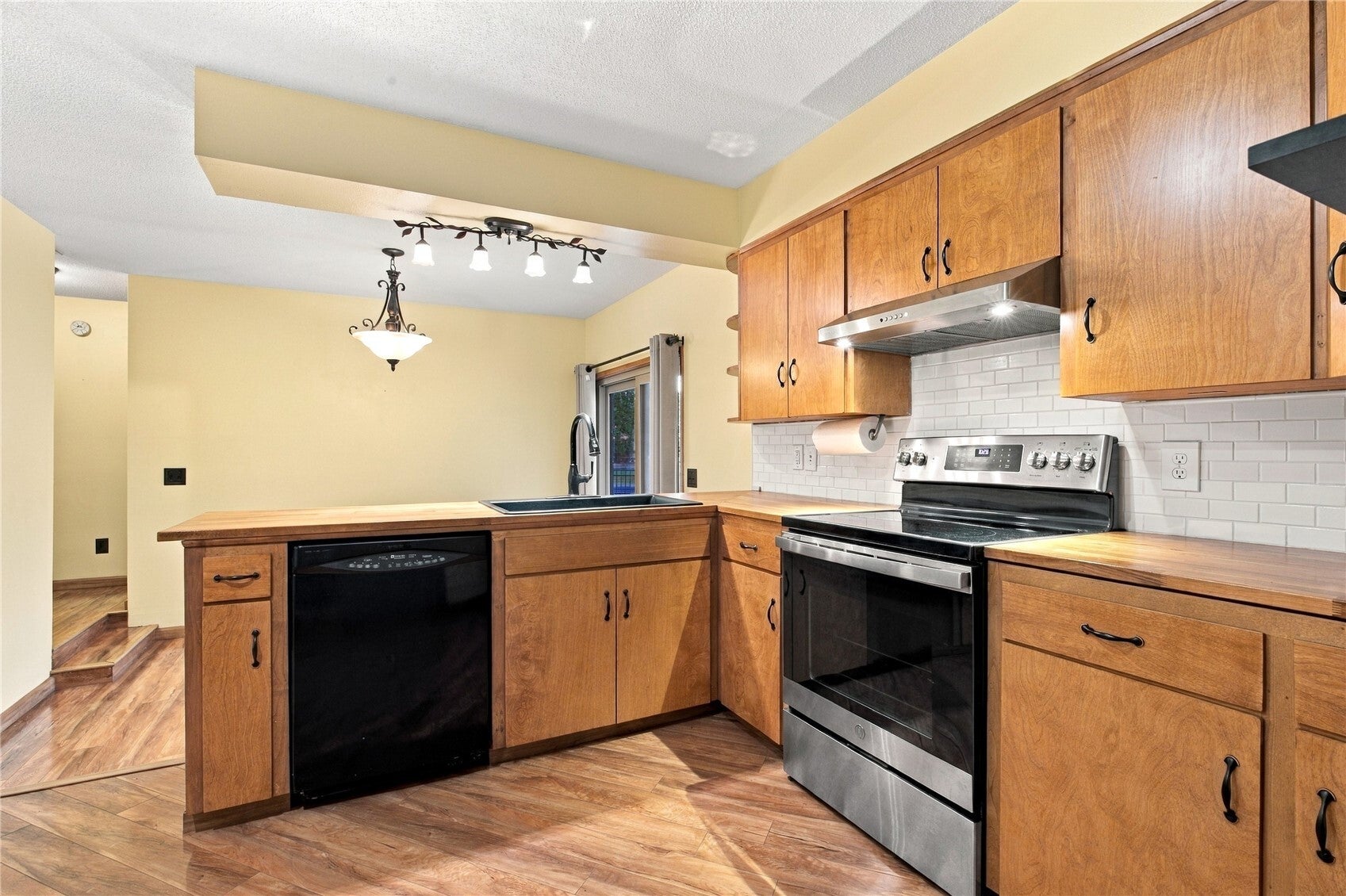 317 N 28th Avenue