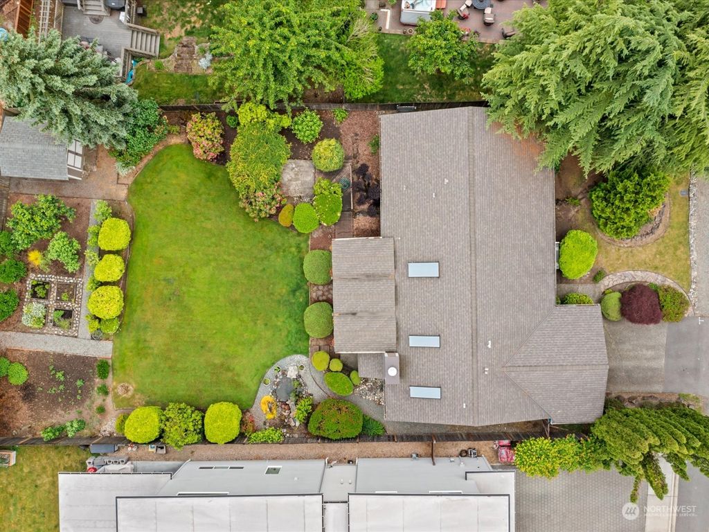 Photo of 13017 NE 95th Street, Kirkland, WA 98033 (MLS # 2072844)