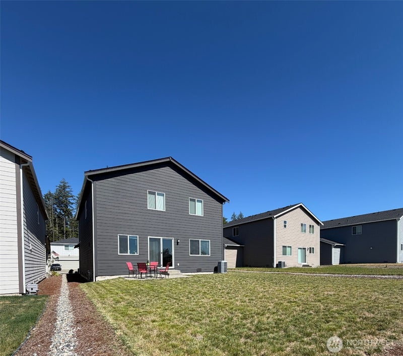 180 NE Olympic Ridge