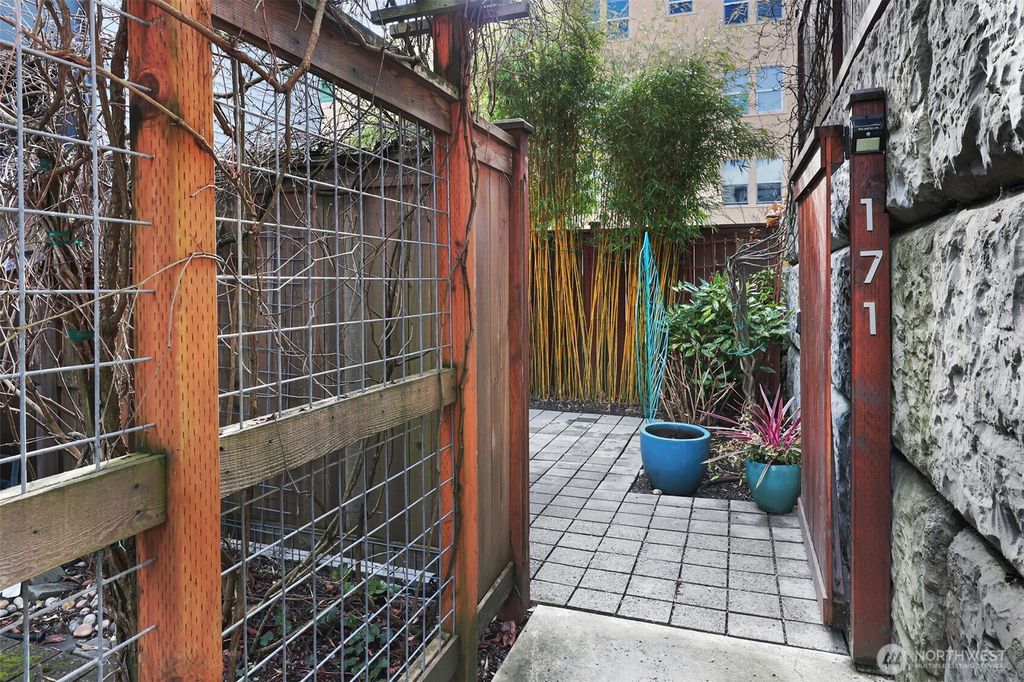 Photo of 171 21st Avenue, Seattle, WA 98122 (MLS # 2481098)