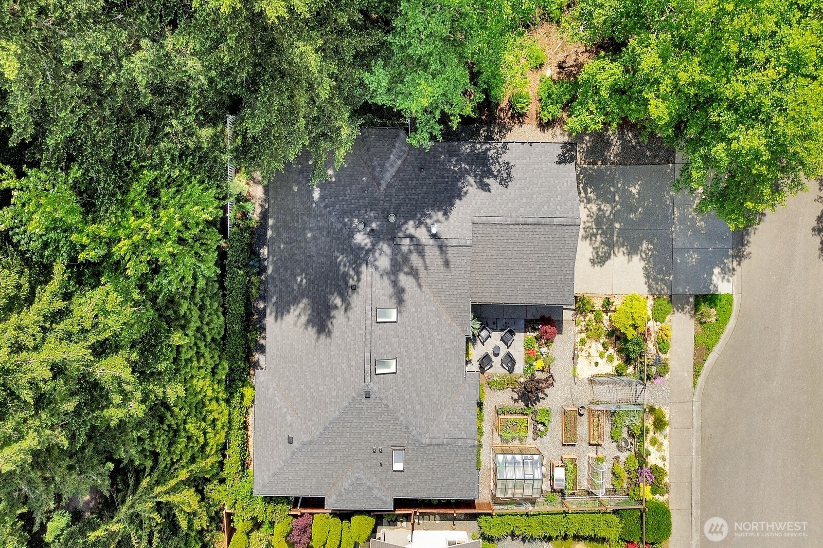 3851 Woodside Way