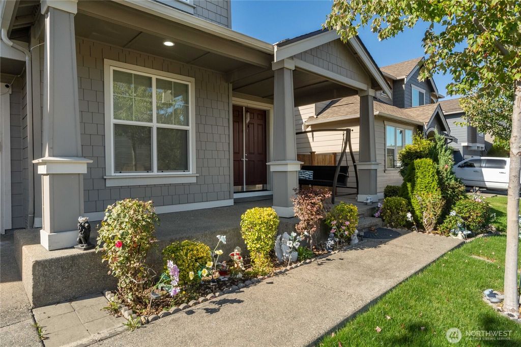 Photo of 18918 105th Avenue E, Puyallup, WA 98374 (MLS # 2435663)