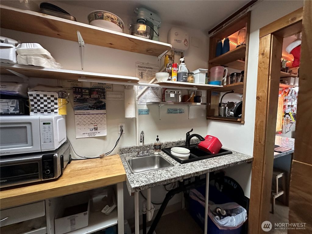 Photo of 1804 Pacific Ave N Ave, Long Beach, WA 98631 (MLS # 2463619)