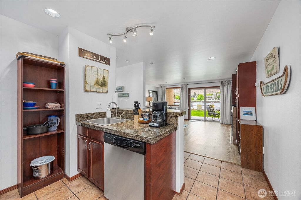 Photo of 322 W Woodin Avenue #615, Chelan, WA 98816 (MLS # 2493063)