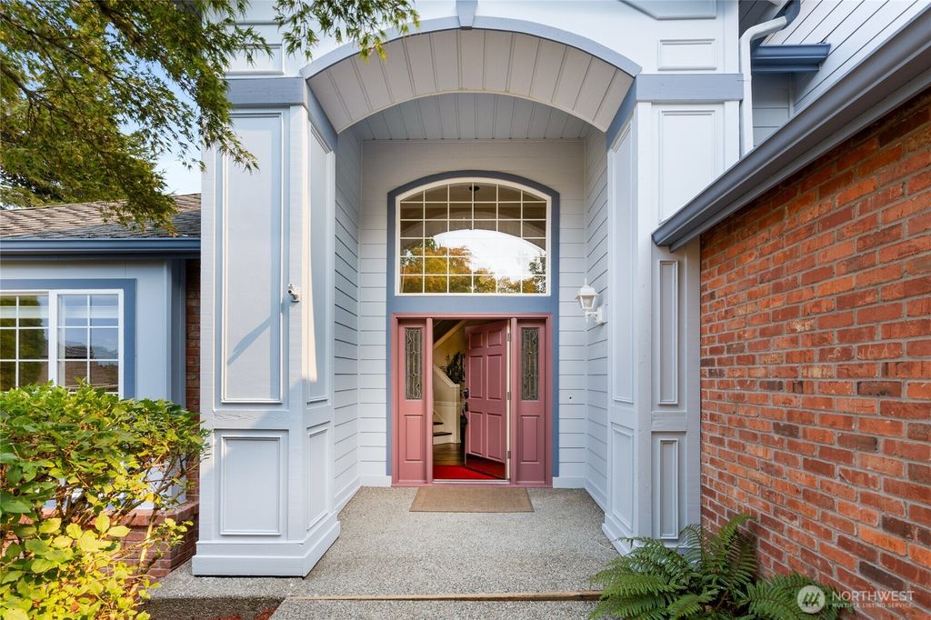 Photo of 400 Everwood Court NW, Issaquah, WA 98027 (MLS # 2421838)