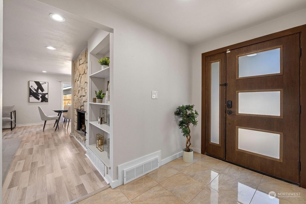 Photo of 15621 Main Street, Bellevue, WA 98008 (MLS # 2101734)