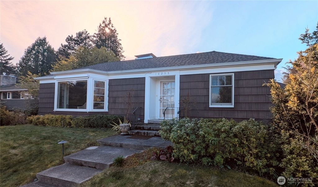 Photo of 16255 38th Avenue NE, Lake Forest Park, WA 98155 (MLS # 2494025)