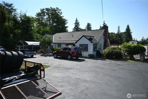 Photo of 937 Pearl Street, Bremerton, WA 98310 (MLS # 2424618)