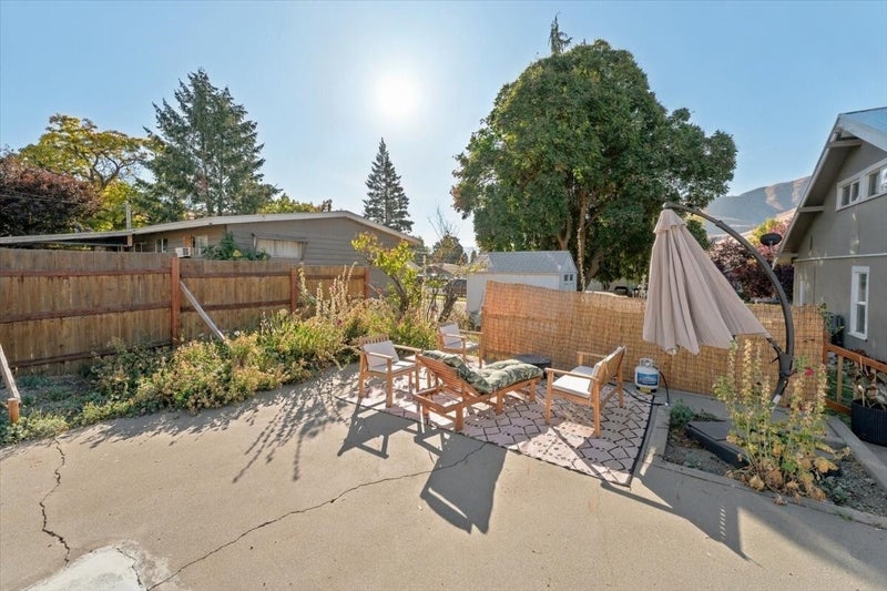 405 E Nixon Avenue