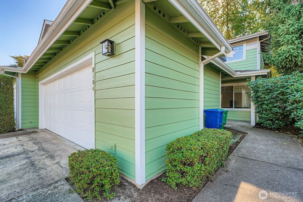 Photo of 15150 SE 140th Way #R104, Renton, WA 98059 (MLS # 2440773)