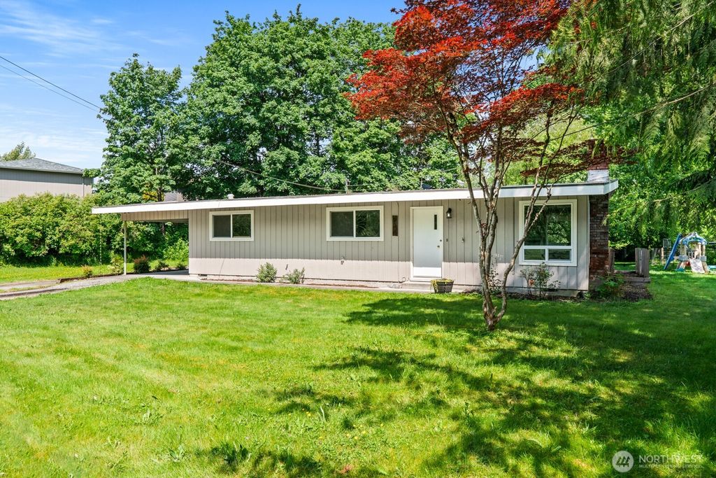 Photo of 924 1ST ST St, Sultan, WA 98294 (MLS # 2386413)
