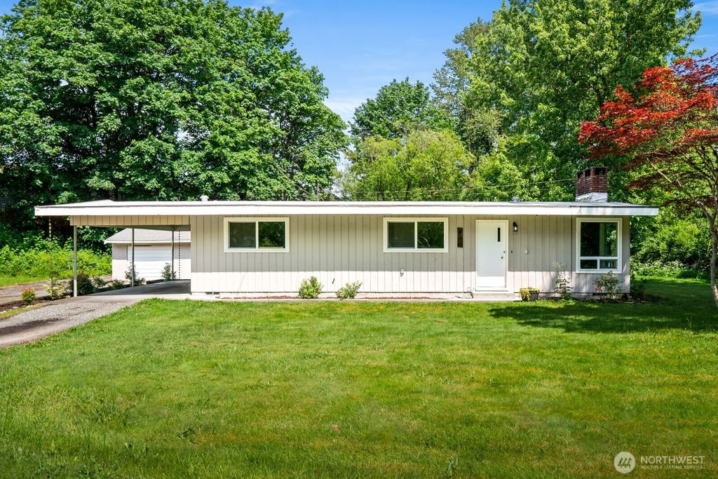 Photo of 924 1ST ST St, Sultan, WA 98294 (MLS # 2386413)
