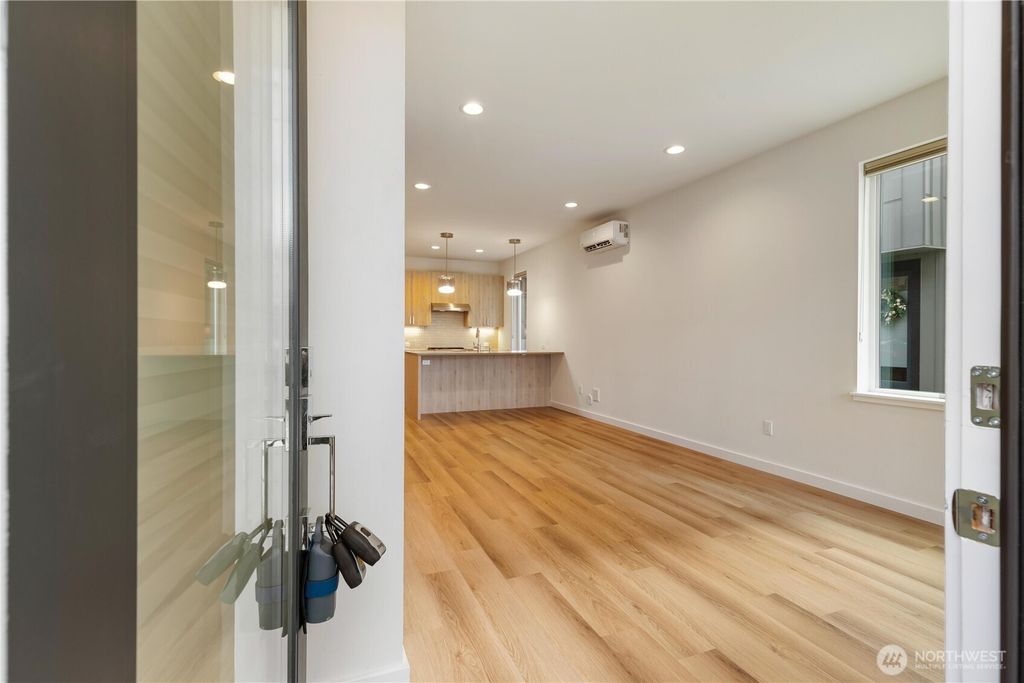 Photo of 115 N 105th Street #B, Seattle, WA 98133 (MLS # 2486535)