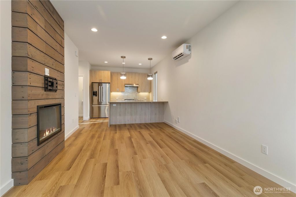 Photo of 115 N 105th Street #B, Seattle, WA 98133 (MLS # 2486535)